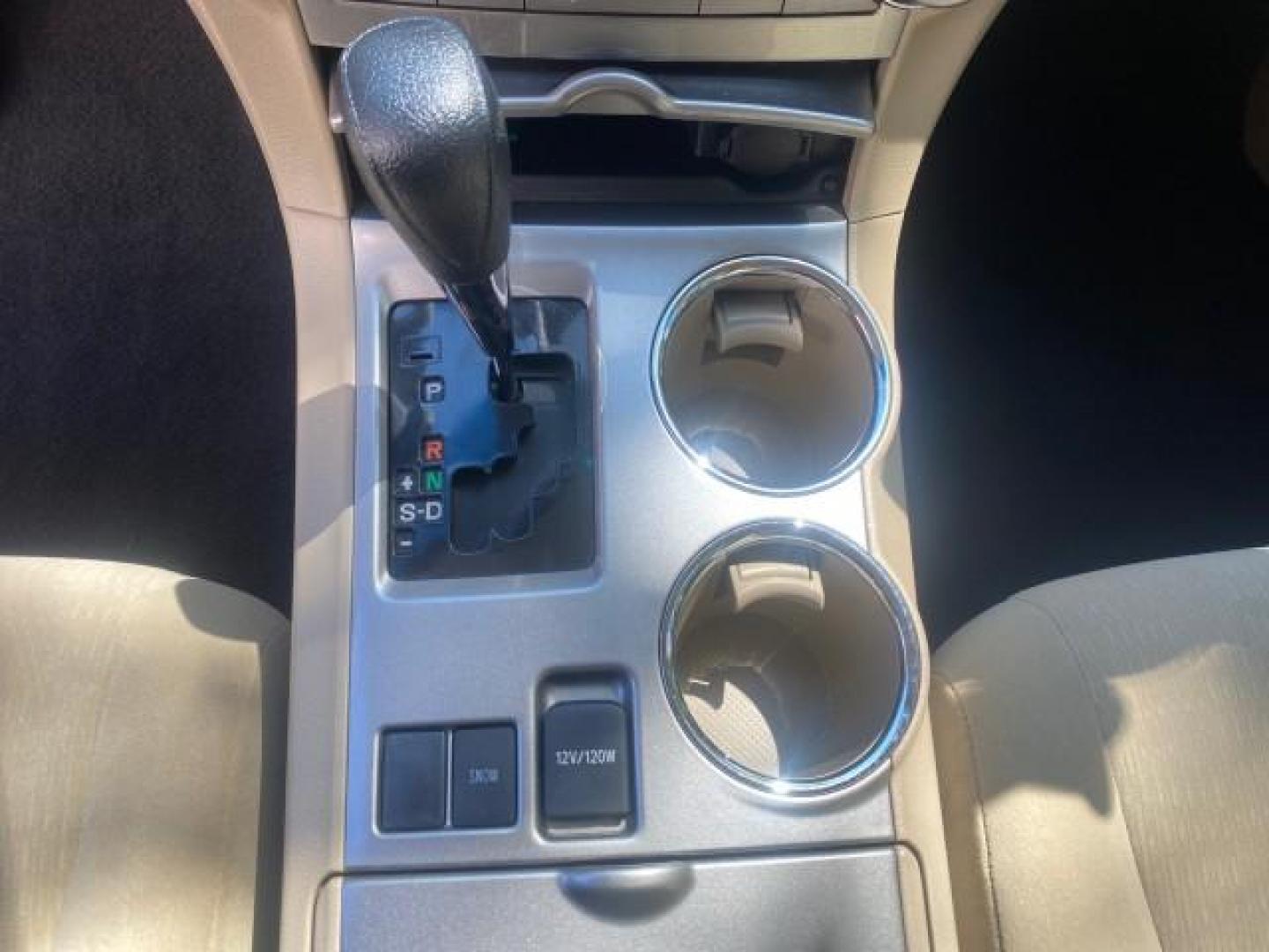 2013 Blizzard Pearl /Sand Beige Toyota Highlander Plus LOW MILES 42,200 1 OWNER (5TDZK3EH5DS) with an 3.5L DOHC 24-Valve VVT-i V6 Engine engine, Automatic transmission, located at 4701 North Dixie Hwy, Pompano Beach, FL, 33064, (954) 422-2889, 26.240938, -80.123474 - OUR WEBPAGE FLORIDACARS1.COM HAS OVER 100 PHOTOS AND FREE CARFAX LINK 2013 Toyota Highlander Plus 1 OWNER NEW $30,474 VIN: 5TDZK3EH5DS095210 4 Door Wagon/Sport Utility 3.5L V6 F DOHC 24V Gasoline Front Wheel Drive Features ABS Brakes Air Conditioning Alloy Wheels AM/FM Stereo Automatic Transmission - Photo#60