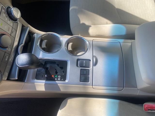 2013 Blizzard Pearl /Sand Beige Toyota Highlander Plus LOW MILES 42,200 1 OWNER (5TDZK3EH5DS) with an 3.5L DOHC 24-Valve VVT-i V6 Engine engine, Automatic transmission, located at 4701 North Dixie Hwy, Pompano Beach, FL, 33064, (954) 422-2889, 26.240938, -80.123474 - OUR WEBPAGE FLORIDACARS1.COM HAS OVER 100 PHOTOS AND FREE CARFAX LINK 2013 Toyota Highlander Plus 1 OWNER NEW $30,474 VIN: 5TDZK3EH5DS095210 4 Door Wagon/Sport Utility 3.5L V6 F DOHC 24V Gasoline Front Wheel Drive Features ABS Brakes Air Conditioning Alloy Wheels AM/FM Stereo Automatic Transmission - Photo#61