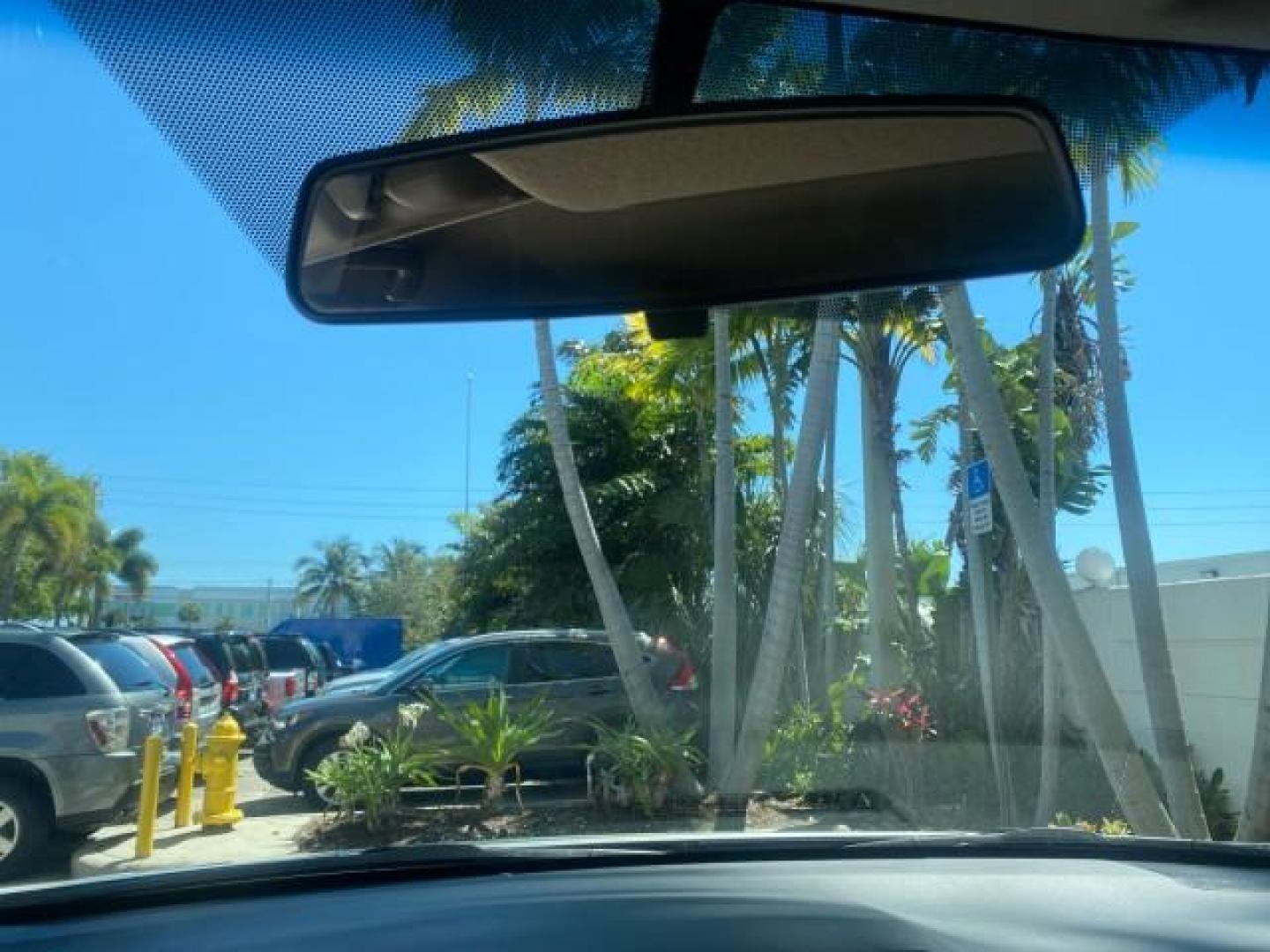 2013 Blizzard Pearl /Sand Beige Toyota Highlander Plus LOW MILES 42,200 1 OWNER (5TDZK3EH5DS) with an 3.5L DOHC 24-Valve VVT-i V6 Engine engine, Automatic transmission, located at 4701 North Dixie Hwy, Pompano Beach, FL, 33064, (954) 422-2889, 26.240938, -80.123474 - OUR WEBPAGE FLORIDACARS1.COM HAS OVER 100 PHOTOS AND FREE CARFAX LINK 2013 Toyota Highlander Plus 1 OWNER NEW $30,474 VIN: 5TDZK3EH5DS095210 4 Door Wagon/Sport Utility 3.5L V6 F DOHC 24V Gasoline Front Wheel Drive Features ABS Brakes Air Conditioning Alloy Wheels AM/FM Stereo Automatic Transmission - Photo#63