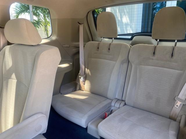 2013 Blizzard Pearl /Sand Beige Toyota Highlander Plus LOW MILES 42,200 1 OWNER (5TDZK3EH5DS) with an 3.5L DOHC 24-Valve VVT-i V6 Engine engine, Automatic transmission, located at 4701 North Dixie Hwy, Pompano Beach, FL, 33064, (954) 422-2889, 26.240938, -80.123474 - OUR WEBPAGE FLORIDACARS1.COM HAS OVER 100 PHOTOS AND FREE CARFAX LINK 2013 Toyota Highlander Plus 1 OWNER NEW $30,474 VIN: 5TDZK3EH5DS095210 4 Door Wagon/Sport Utility 3.5L V6 F DOHC 24V Gasoline Front Wheel Drive Features ABS Brakes Air Conditioning Alloy Wheels AM/FM Stereo Automatic Transmission - Photo#85