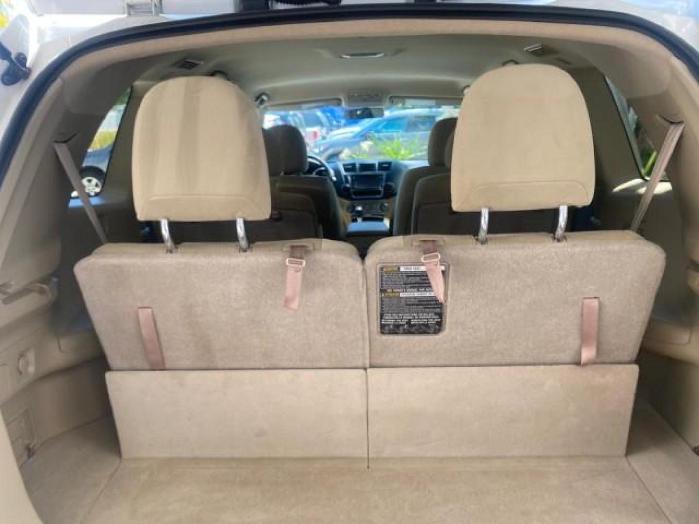 2013 Blizzard Pearl /Sand Beige Toyota Highlander Plus LOW MILES 42,200 1 OWNER (5TDZK3EH5DS) with an 3.5L DOHC 24-Valve VVT-i V6 Engine engine, Automatic transmission, located at 4701 North Dixie Hwy, Pompano Beach, FL, 33064, (954) 422-2889, 26.240938, -80.123474 - OUR WEBPAGE FLORIDACARS1.COM HAS OVER 100 PHOTOS AND FREE CARFAX LINK 2013 Toyota Highlander Plus 1 OWNER NEW $30,474 VIN: 5TDZK3EH5DS095210 4 Door Wagon/Sport Utility 3.5L V6 F DOHC 24V Gasoline Front Wheel Drive Features ABS Brakes Air Conditioning Alloy Wheels AM/FM Stereo Automatic Transmission - Photo#98