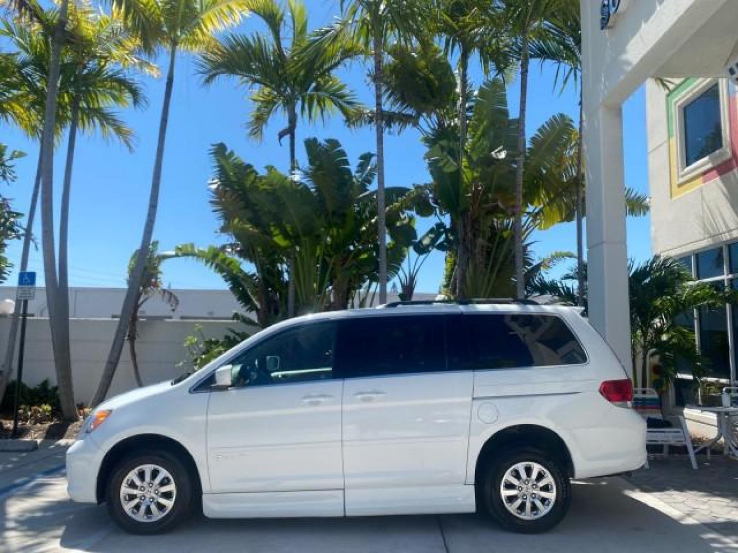 2010 Taffeta White /Ivory Honda Odyssey EX-L LOW MILES 58,506 1 OWNER BRAUN (5FNRL3H68AB) with an 3.5L SOHC MPFI 24-Valve i-VTEC V6 Engine engine, Automatic transmission, located at 4701 North Dixie Hwy, Pompano Beach, FL, 33064, (954) 422-2889, 26.240938, -80.123474 - OUR WEBPAGE FLORIDACARS1.COM HAS OVER 100 PHOTOS AND FREE CARFAX LINK 2010 HONDA ODYSSEY EX-L 1 OWNER BRAUN HANDICAP CONVERSION VAN NEW $33,544 VIN: 5FNRL3H68AB090445 5 F N R L 3 H 6 8 A B 0 9 0 4 4 5 VAN 3.5L V6 F SOHC 24V GASOLINE 25 MPG FRONT WHEEL DRIVE Features ABS Brakes Air Conditioning Alloy- Photo#4