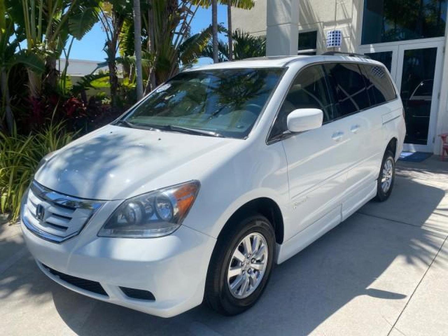 2010 Taffeta White /Ivory Honda Odyssey EX-L LOW MILES 58,506 1 OWNER BRAUN (5FNRL3H68AB) with an 3.5L SOHC MPFI 24-Valve i-VTEC V6 Engine engine, Automatic transmission, located at 4701 North Dixie Hwy, Pompano Beach, FL, 33064, (954) 422-2889, 26.240938, -80.123474 - OUR WEBPAGE FLORIDACARS1.COM HAS OVER 100 PHOTOS AND FREE CARFAX LINK 2010 HONDA ODYSSEY EX-L 1 OWNER BRAUN HANDICAP CONVERSION VAN NEW $33,544 VIN: 5FNRL3H68AB090445 5 F N R L 3 H 6 8 A B 0 9 0 4 4 5 VAN 3.5L V6 F SOHC 24V GASOLINE 25 MPG FRONT WHEEL DRIVE Features ABS Brakes Air Conditioning Alloy- Photo#28
