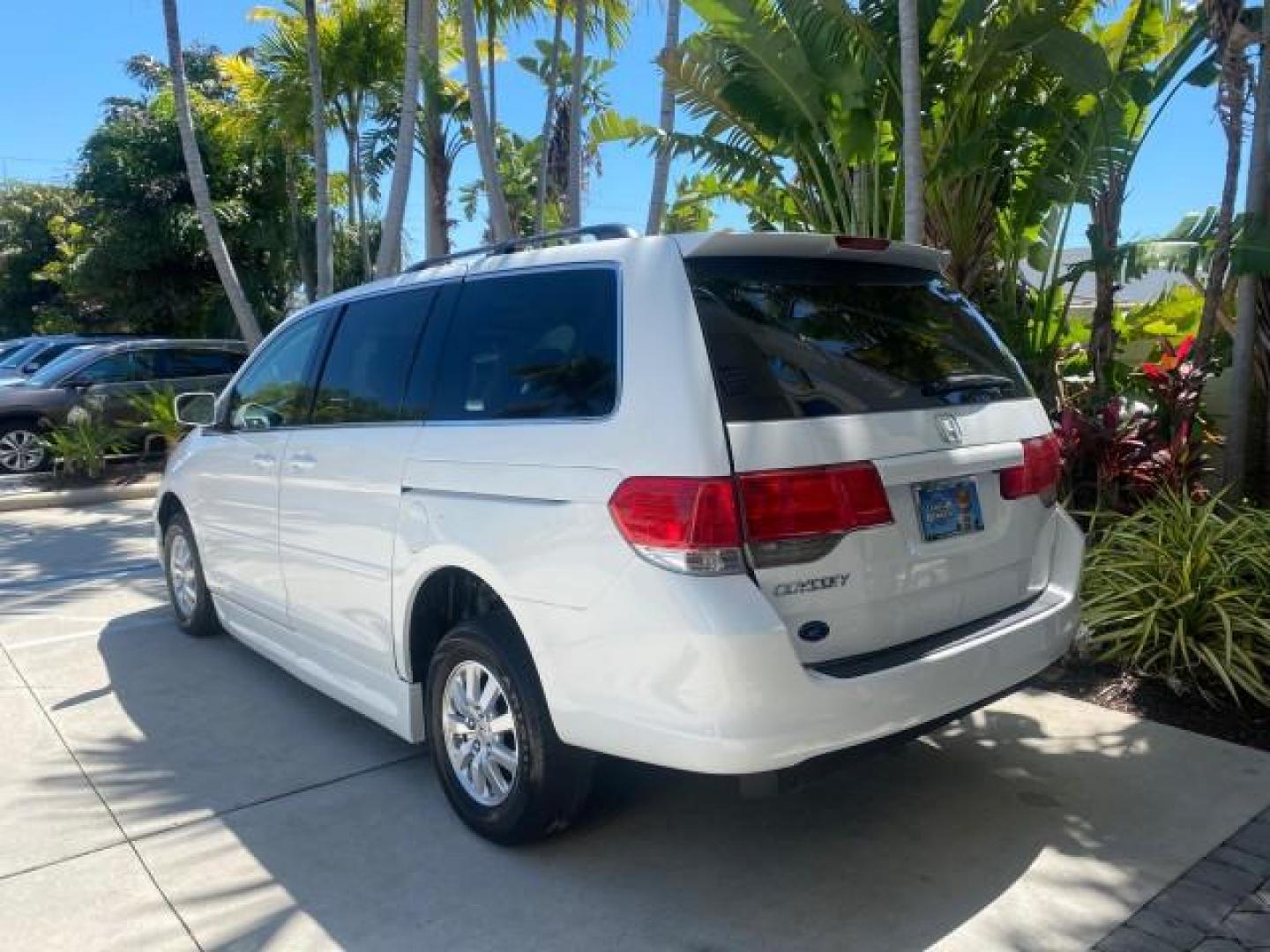 2010 Taffeta White /Ivory Honda Odyssey EX-L LOW MILES 58,506 1 OWNER BRAUN (5FNRL3H68AB) with an 3.5L SOHC MPFI 24-Valve i-VTEC V6 Engine engine, Automatic transmission, located at 4701 North Dixie Hwy, Pompano Beach, FL, 33064, (954) 422-2889, 26.240938, -80.123474 - OUR WEBPAGE FLORIDACARS1.COM HAS OVER 100 PHOTOS AND FREE CARFAX LINK 2010 HONDA ODYSSEY EX-L 1 OWNER BRAUN HANDICAP CONVERSION VAN NEW $33,544 VIN: 5FNRL3H68AB090445 5 F N R L 3 H 6 8 A B 0 9 0 4 4 5 VAN 3.5L V6 F SOHC 24V GASOLINE 25 MPG FRONT WHEEL DRIVE Features ABS Brakes Air Conditioning Alloy- Photo#31