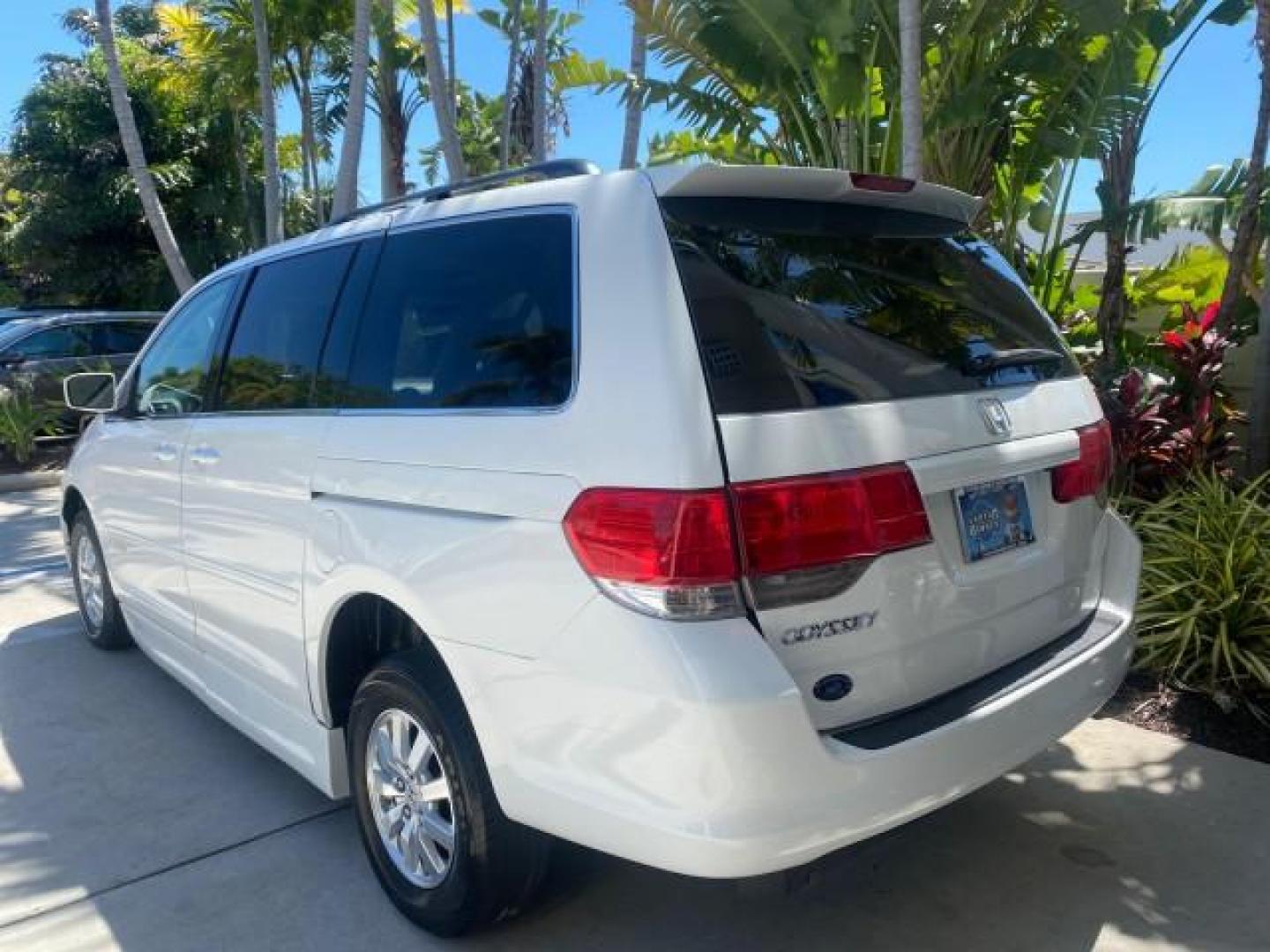 2010 Taffeta White /Ivory Honda Odyssey EX-L LOW MILES 58,506 1 OWNER BRAUN (5FNRL3H68AB) with an 3.5L SOHC MPFI 24-Valve i-VTEC V6 Engine engine, Automatic transmission, located at 4701 North Dixie Hwy, Pompano Beach, FL, 33064, (954) 422-2889, 26.240938, -80.123474 - OUR WEBPAGE FLORIDACARS1.COM HAS OVER 100 PHOTOS AND FREE CARFAX LINK 2010 HONDA ODYSSEY EX-L 1 OWNER BRAUN HANDICAP CONVERSION VAN NEW $33,544 VIN: 5FNRL3H68AB090445 5 F N R L 3 H 6 8 A B 0 9 0 4 4 5 VAN 3.5L V6 F SOHC 24V GASOLINE 25 MPG FRONT WHEEL DRIVE Features ABS Brakes Air Conditioning Alloy- Photo#32