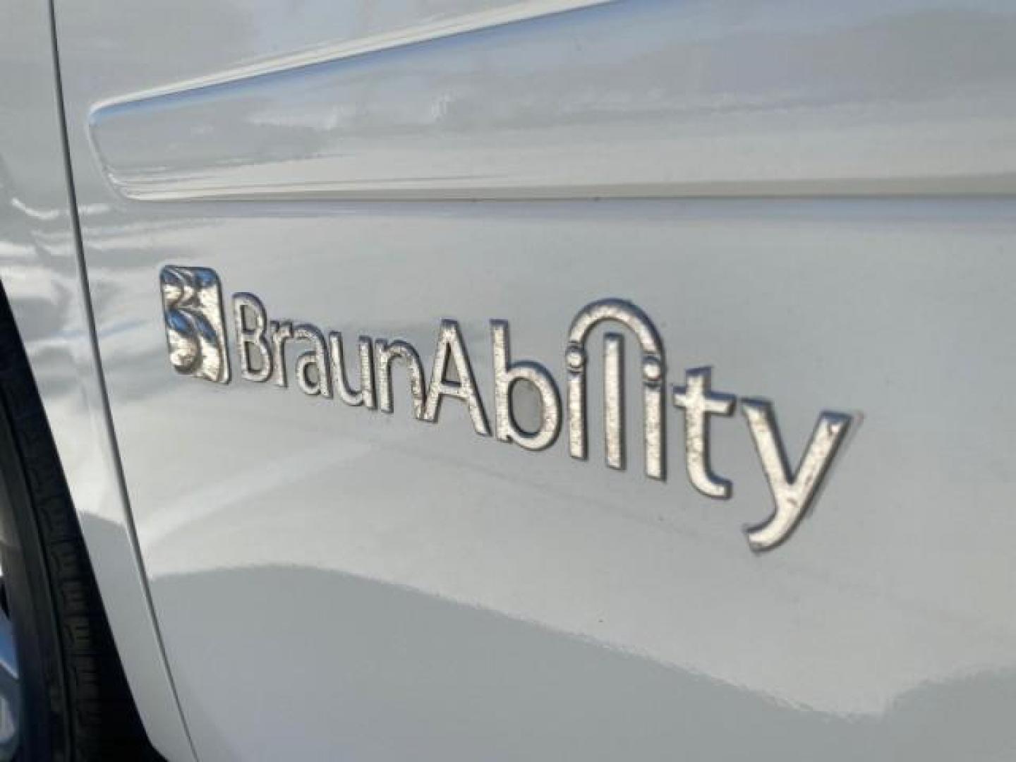 2010 Taffeta White /Ivory Honda Odyssey EX-L LOW MILES 58,506 1 OWNER BRAUN (5FNRL3H68AB) with an 3.5L SOHC MPFI 24-Valve i-VTEC V6 Engine engine, Automatic transmission, located at 4701 North Dixie Hwy, Pompano Beach, FL, 33064, (954) 422-2889, 26.240938, -80.123474 - OUR WEBPAGE FLORIDACARS1.COM HAS OVER 100 PHOTOS AND FREE CARFAX LINK 2010 HONDA ODYSSEY EX-L 1 OWNER BRAUN HANDICAP CONVERSION VAN NEW $33,544 VIN: 5FNRL3H68AB090445 5 F N R L 3 H 6 8 A B 0 9 0 4 4 5 VAN 3.5L V6 F SOHC 24V GASOLINE 25 MPG FRONT WHEEL DRIVE Features ABS Brakes Air Conditioning Alloy- Photo#40