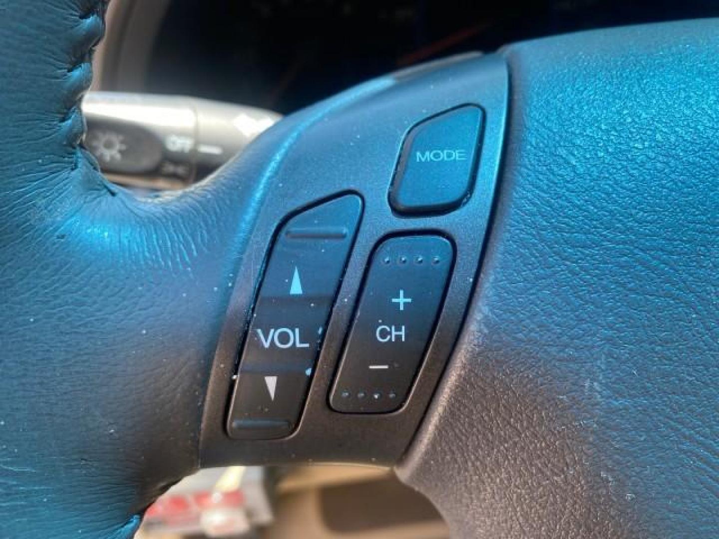 2010 Taffeta White /Ivory Honda Odyssey EX-L LOW MILES 58,506 1 OWNER BRAUN (5FNRL3H68AB) with an 3.5L SOHC MPFI 24-Valve i-VTEC V6 Engine engine, Automatic transmission, located at 4701 North Dixie Hwy, Pompano Beach, FL, 33064, (954) 422-2889, 26.240938, -80.123474 - OUR WEBPAGE FLORIDACARS1.COM HAS OVER 100 PHOTOS AND FREE CARFAX LINK 2010 HONDA ODYSSEY EX-L 1 OWNER BRAUN HANDICAP CONVERSION VAN NEW $33,544 VIN: 5FNRL3H68AB090445 5 F N R L 3 H 6 8 A B 0 9 0 4 4 5 VAN 3.5L V6 F SOHC 24V GASOLINE 25 MPG FRONT WHEEL DRIVE Features ABS Brakes Air Conditioning Alloy- Photo#50