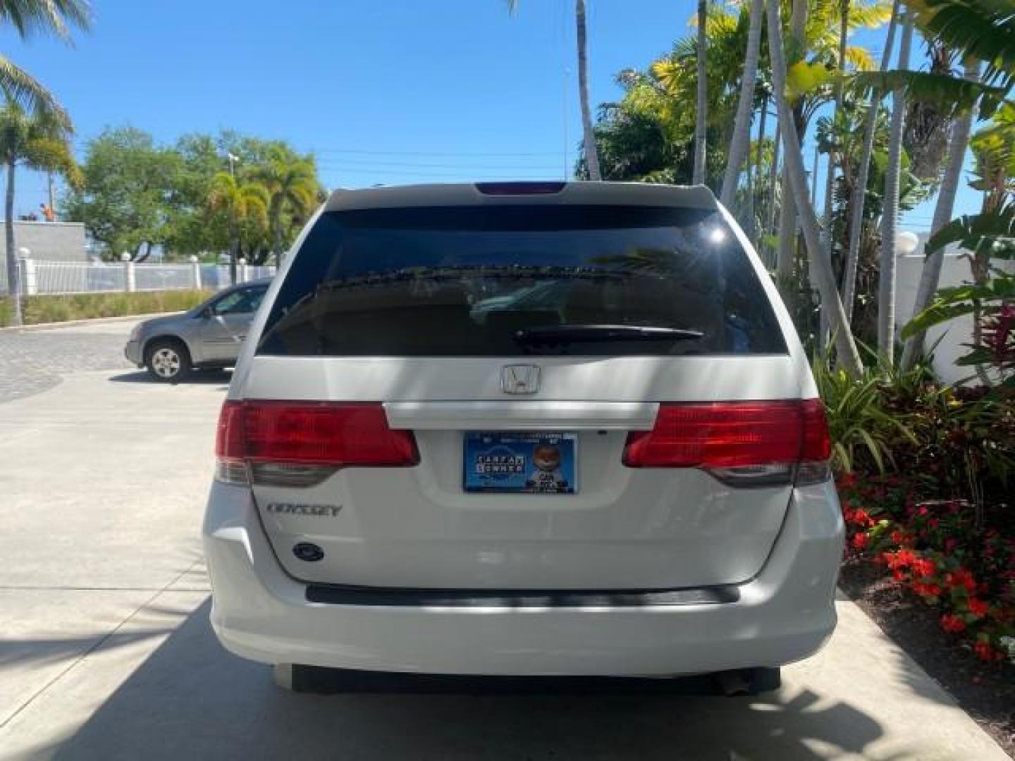 2010 Taffeta White /Ivory Honda Odyssey EX-L LOW MILES 58,506 1 OWNER BRAUN (5FNRL3H68AB) with an 3.5L SOHC MPFI 24-Valve i-VTEC V6 Engine engine, Automatic transmission, located at 4701 North Dixie Hwy, Pompano Beach, FL, 33064, (954) 422-2889, 26.240938, -80.123474 - OUR WEBPAGE FLORIDACARS1.COM HAS OVER 100 PHOTOS AND FREE CARFAX LINK 2010 HONDA ODYSSEY EX-L 1 OWNER BRAUN HANDICAP CONVERSION VAN NEW $33,544 VIN: 5FNRL3H68AB090445 5 F N R L 3 H 6 8 A B 0 9 0 4 4 5 VAN 3.5L V6 F SOHC 24V GASOLINE 25 MPG FRONT WHEEL DRIVE Features ABS Brakes Air Conditioning Alloy- Photo#96