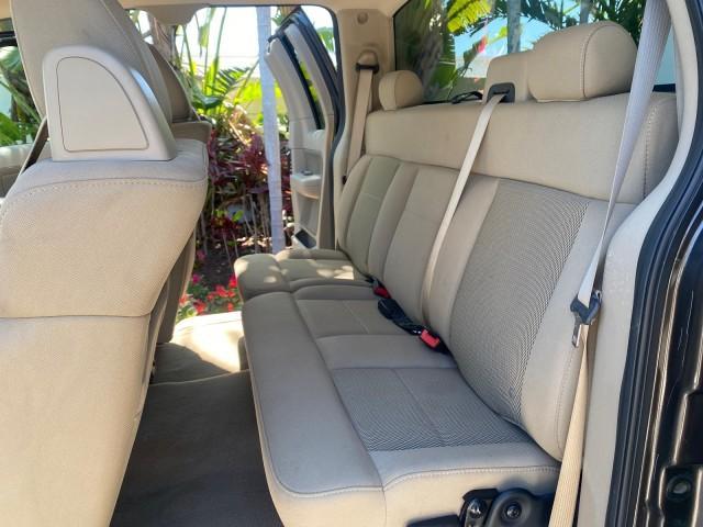 2006 Black /Tan Ford F-150 XLT LOW MILES 61,649 (1FTPX12596N) with an 5.4L 3v EFI V8 Engine engine, Automatic transmission, located at 4701 North Dixie Hwy, Pompano Beach, FL, 33064, (954) 422-2889, 26.240938, -80.123474 - OUR WEBPAGE FLORIDACARS1.COM HAS OVER 100 PHOTOS AND FREE CARFAX LINK 2006 FORD F-150 XLT 6.5 FT BED LOADED VERY HANDY FOR WORK VIN: 1FTPX12596NA02804 1 F T P X 1 2 5 9 6 N A 0 2 8 0 4 4 DOOR EXTENDED CAB PICKUP 5.4L V8 F SOHC GASOLINE 19 MPG REAR WHEEL DRIVE Features ABS Brakes Air Conditioning All - Photo#14