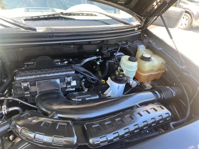 2006 Black /Tan Ford F-150 XLT LOW MILES 61,649 (1FTPX12596N) with an 5.4L 3v EFI V8 Engine engine, Automatic transmission, located at 4701 North Dixie Hwy, Pompano Beach, FL, 33064, (954) 422-2889, 26.240938, -80.123474 - OUR WEBPAGE FLORIDACARS1.COM HAS OVER 100 PHOTOS AND FREE CARFAX LINK 2006 FORD F-150 XLT 6.5 FT BED LOADED VERY HANDY FOR WORK VIN: 1FTPX12596NA02804 1 F T P X 1 2 5 9 6 N A 0 2 8 0 4 4 DOOR EXTENDED CAB PICKUP 5.4L V8 F SOHC GASOLINE 19 MPG REAR WHEEL DRIVE Features ABS Brakes Air Conditioning All - Photo#25