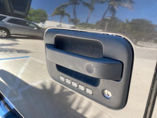 2006 Black /Tan Ford F-150 XLT LOW MILES 61,649 (1FTPX12596N) with an 5.4L 3v EFI V8 Engine engine, Automatic transmission, located at 4701 North Dixie Hwy, Pompano Beach, FL, 33064, (954) 422-2889, 26.240938, -80.123474 - OUR WEBPAGE FLORIDACARS1.COM HAS OVER 100 PHOTOS AND FREE CARFAX LINK 2006 FORD F-150 XLT 6.5 FT BED LOADED VERY HANDY FOR WORK VIN: 1FTPX12596NA02804 1 F T P X 1 2 5 9 6 N A 0 2 8 0 4 4 DOOR EXTENDED CAB PICKUP 5.4L V8 F SOHC GASOLINE 19 MPG REAR WHEEL DRIVE Features ABS Brakes Air Conditioning All - Photo#38