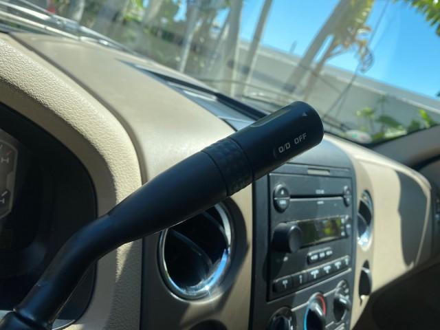 2006 Black /Tan Ford F-150 XLT LOW MILES 61,649 (1FTPX12596N) with an 5.4L 3v EFI V8 Engine engine, Automatic transmission, located at 4701 North Dixie Hwy, Pompano Beach, FL, 33064, (954) 422-2889, 26.240938, -80.123474 - OUR WEBPAGE FLORIDACARS1.COM HAS OVER 100 PHOTOS AND FREE CARFAX LINK 2006 FORD F-150 XLT 6.5 FT BED LOADED VERY HANDY FOR WORK VIN: 1FTPX12596NA02804 1 F T P X 1 2 5 9 6 N A 0 2 8 0 4 4 DOOR EXTENDED CAB PICKUP 5.4L V8 F SOHC GASOLINE 19 MPG REAR WHEEL DRIVE Features ABS Brakes Air Conditioning All - Photo#54