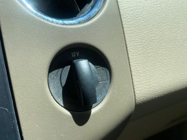 2006 Black /Tan Ford F-150 XLT LOW MILES 61,649 (1FTPX12596N) with an 5.4L 3v EFI V8 Engine engine, Automatic transmission, located at 4701 North Dixie Hwy, Pompano Beach, FL, 33064, (954) 422-2889, 26.240938, -80.123474 - OUR WEBPAGE FLORIDACARS1.COM HAS OVER 100 PHOTOS AND FREE CARFAX LINK 2006 FORD F-150 XLT 6.5 FT BED LOADED VERY HANDY FOR WORK VIN: 1FTPX12596NA02804 1 F T P X 1 2 5 9 6 N A 0 2 8 0 4 4 DOOR EXTENDED CAB PICKUP 5.4L V8 F SOHC GASOLINE 19 MPG REAR WHEEL DRIVE Features ABS Brakes Air Conditioning All - Photo#63