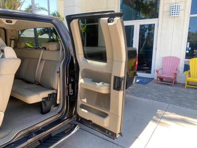 2006 Black /Tan Ford F-150 XLT LOW MILES 61,649 (1FTPX12596N) with an 5.4L 3v EFI V8 Engine engine, Automatic transmission, located at 4701 North Dixie Hwy, Pompano Beach, FL, 33064, (954) 422-2889, 26.240938, -80.123474 - OUR WEBPAGE FLORIDACARS1.COM HAS OVER 100 PHOTOS AND FREE CARFAX LINK 2006 FORD F-150 XLT 6.5 FT BED LOADED VERY HANDY FOR WORK VIN: 1FTPX12596NA02804 1 F T P X 1 2 5 9 6 N A 0 2 8 0 4 4 DOOR EXTENDED CAB PICKUP 5.4L V8 F SOHC GASOLINE 19 MPG REAR WHEEL DRIVE Features ABS Brakes Air Conditioning All - Photo#74