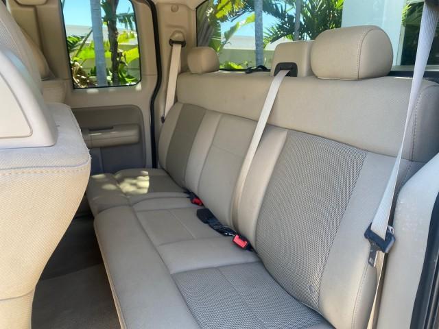 2006 Black /Tan Ford F-150 XLT LOW MILES 61,649 (1FTPX12596N) with an 5.4L 3v EFI V8 Engine engine, Automatic transmission, located at 4701 North Dixie Hwy, Pompano Beach, FL, 33064, (954) 422-2889, 26.240938, -80.123474 - OUR WEBPAGE FLORIDACARS1.COM HAS OVER 100 PHOTOS AND FREE CARFAX LINK 2006 FORD F-150 XLT 6.5 FT BED LOADED VERY HANDY FOR WORK VIN: 1FTPX12596NA02804 1 F T P X 1 2 5 9 6 N A 0 2 8 0 4 4 DOOR EXTENDED CAB PICKUP 5.4L V8 F SOHC GASOLINE 19 MPG REAR WHEEL DRIVE Features ABS Brakes Air Conditioning All - Photo#77