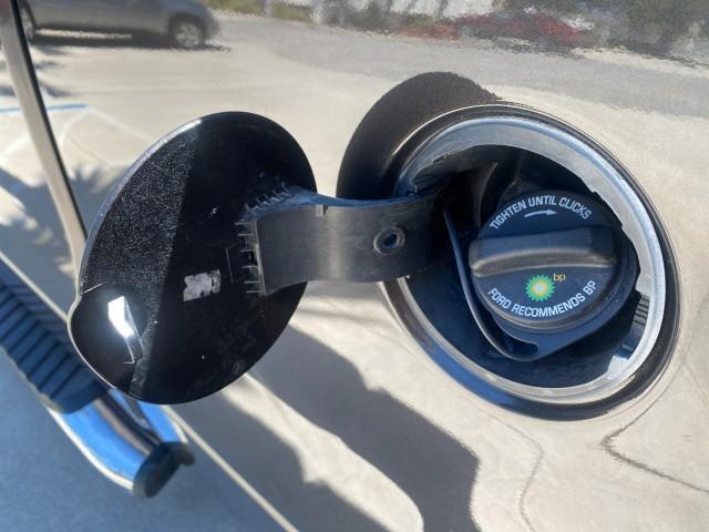 2006 Black /Tan Ford F-150 XLT LOW MILES 61,649 (1FTPX12596N) with an 5.4L 3v EFI V8 Engine engine, Automatic transmission, located at 4701 North Dixie Hwy, Pompano Beach, FL, 33064, (954) 422-2889, 26.240938, -80.123474 - OUR WEBPAGE FLORIDACARS1.COM HAS OVER 100 PHOTOS AND FREE CARFAX LINK 2006 FORD F-150 XLT 6.5 FT BED LOADED VERY HANDY FOR WORK VIN: 1FTPX12596NA02804 1 F T P X 1 2 5 9 6 N A 0 2 8 0 4 4 DOOR EXTENDED CAB PICKUP 5.4L V8 F SOHC GASOLINE 19 MPG REAR WHEEL DRIVE Features ABS Brakes Air Conditioning All - Photo#83