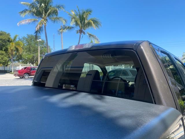 2006 Black /Tan Ford F-150 XLT LOW MILES 61,649 (1FTPX12596N) with an 5.4L 3v EFI V8 Engine engine, Automatic transmission, located at 4701 North Dixie Hwy, Pompano Beach, FL, 33064, (954) 422-2889, 26.240938, -80.123474 - OUR WEBPAGE FLORIDACARS1.COM HAS OVER 100 PHOTOS AND FREE CARFAX LINK 2006 FORD F-150 XLT 6.5 FT BED LOADED VERY HANDY FOR WORK VIN: 1FTPX12596NA02804 1 F T P X 1 2 5 9 6 N A 0 2 8 0 4 4 DOOR EXTENDED CAB PICKUP 5.4L V8 F SOHC GASOLINE 19 MPG REAR WHEEL DRIVE Features ABS Brakes Air Conditioning All - Photo#99
