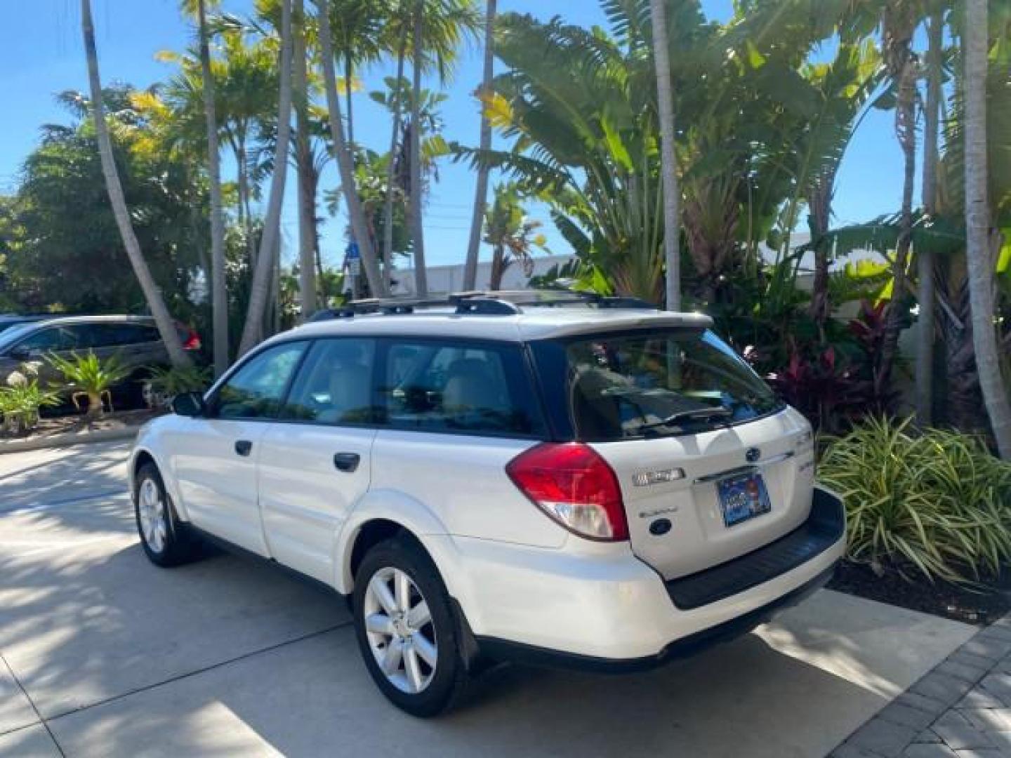2009 Satin White Pearl /Taupe Subaru Outback Special Edition LOW MILES 68,114 (4S4BP61C697) with an 2.5L SOHC SMPI 16-Valve 4-Cyl Boxer Engine engine, Automatic transmission, located at 4701 North Dixie Hwy, Pompano Beach, FL, 33064, (954) 422-2889, 26.240938, -80.123474 - OUR WEBPAGE FLORIDACARS1.COM HAS OVER 100 PHOTOS AND FREE CARFAX LINK 2009 Subaru Outback 2.5I Special Edition 4WD VIN: 4S4BP61C697310640 4 Door Wagon/Sport Utility 2.5L H4 F SOHC 16V Gasoline 26 MPG All Wheel Drive Features 4WD/AWD ABS Brakes Air Conditioning Alloy Wheels AM/FM Stereo Automatic Tra - Photo#5