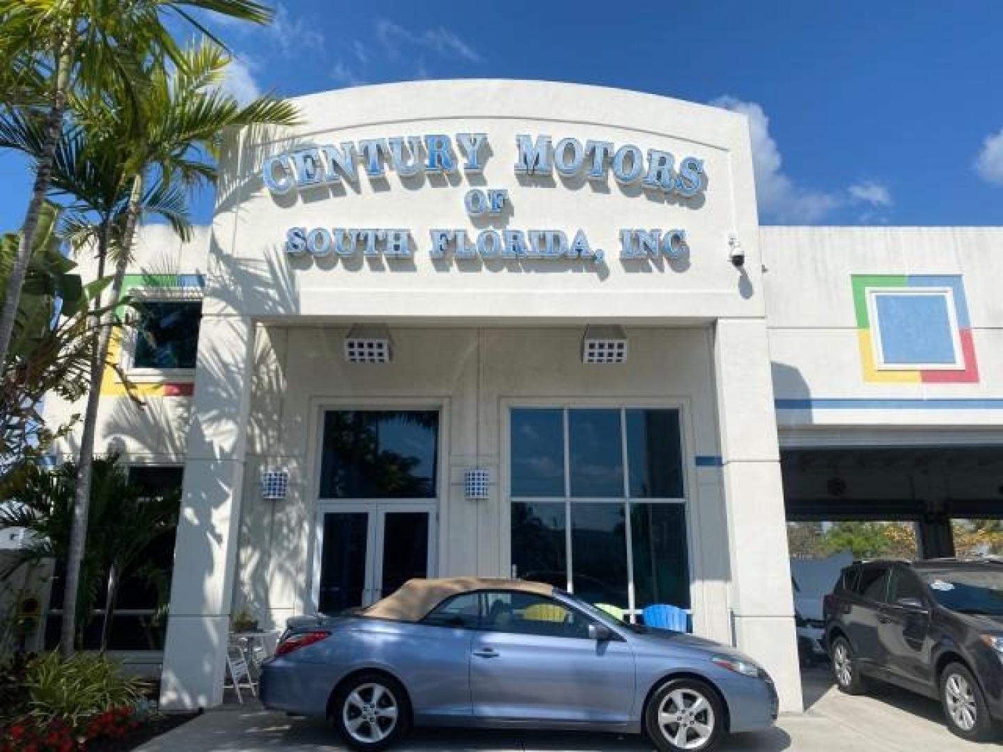 2007 Cosmic Blue Metallic /Ivory Toyota Camry Solara SLE LOW MILES 60,485 1 OWNER FL (4T1FA38P57U) with an 3.3L DOHC SMPI VVT-i 24-Valve V6 Engine engine, Automatic transmission, located at 4701 North Dixie Hwy, Pompano Beach, FL, 33064, (954) 422-2889, 26.240938, -80.123474 - OUR WEBPAGE FLORIDACARS1.COM HAS OVER 100 PHOTOS AND FREE CARFAX LINK 2007 Toyota Camry Solara SLE V6 1 OWNER FL Convertible 3.3L V6 F DOHC 24V Gasoline Front Wheel Drive Features ABS Brakes Air Conditioning Alloy Wheels AM/FM Stereo Automatic Transmission Auxiliary Audio Input Bluetooth Technology - Photo#0