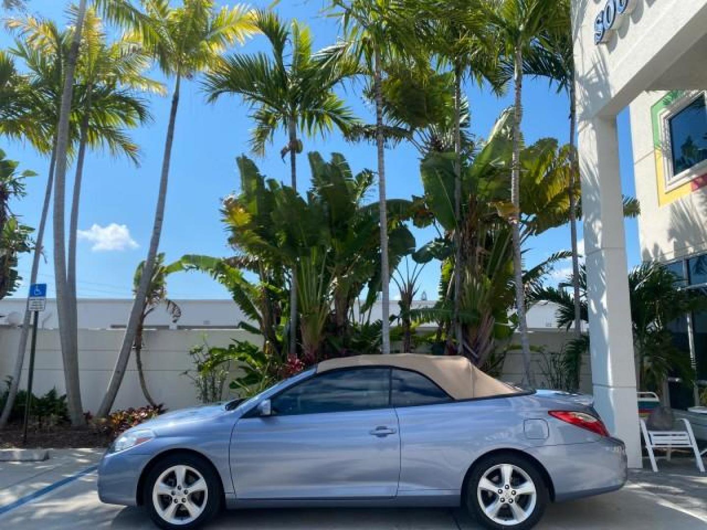 2007 Cosmic Blue Metallic /Ivory Toyota Camry Solara SLE LOW MILES 60,485 1 OWNER FL (4T1FA38P57U) with an 3.3L DOHC SMPI VVT-i 24-Valve V6 Engine engine, Automatic transmission, located at 4701 North Dixie Hwy, Pompano Beach, FL, 33064, (954) 422-2889, 26.240938, -80.123474 - OUR WEBPAGE FLORIDACARS1.COM HAS OVER 100 PHOTOS AND FREE CARFAX LINK 2007 Toyota Camry Solara SLE V6 1 OWNER FL Convertible 3.3L V6 F DOHC 24V Gasoline Front Wheel Drive Features ABS Brakes Air Conditioning Alloy Wheels AM/FM Stereo Automatic Transmission Auxiliary Audio Input Bluetooth Technology - Photo#4