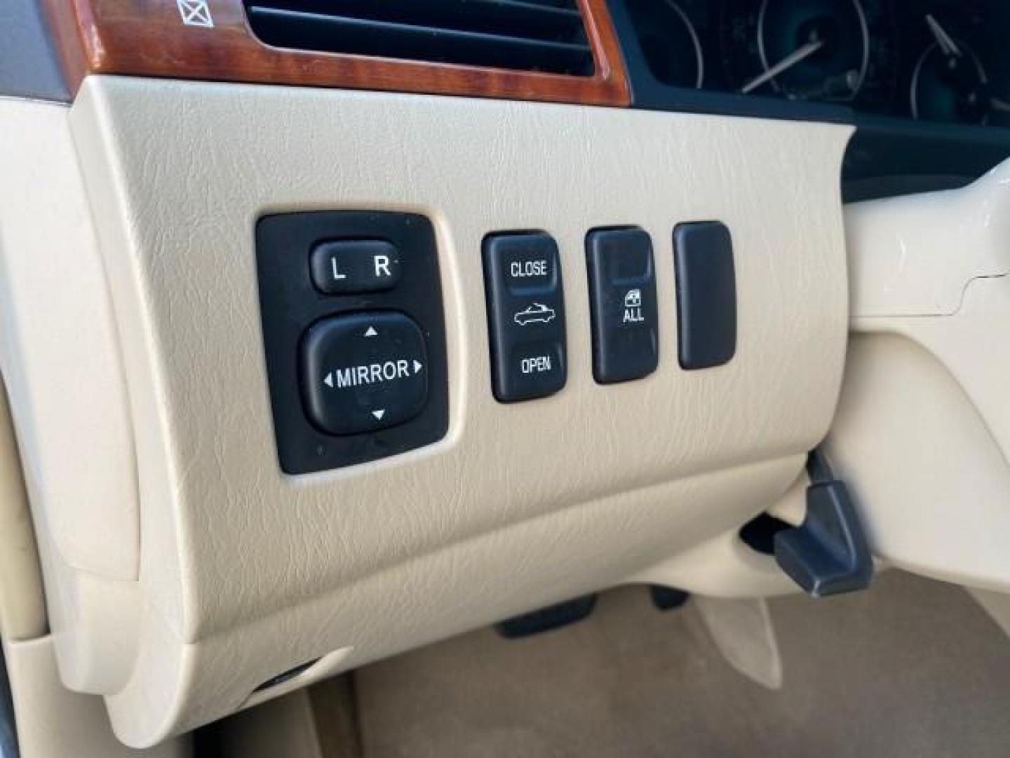 2007 Cosmic Blue Metallic /Ivory Toyota Camry Solara SLE LOW MILES 60,485 1 OWNER FL (4T1FA38P57U) with an 3.3L DOHC SMPI VVT-i 24-Valve V6 Engine engine, Automatic transmission, located at 4701 North Dixie Hwy, Pompano Beach, FL, 33064, (954) 422-2889, 26.240938, -80.123474 - OUR WEBPAGE FLORIDACARS1.COM HAS OVER 100 PHOTOS AND FREE CARFAX LINK 2007 Toyota Camry Solara SLE V6 1 OWNER FL Convertible 3.3L V6 F DOHC 24V Gasoline Front Wheel Drive Features ABS Brakes Air Conditioning Alloy Wheels AM/FM Stereo Automatic Transmission Auxiliary Audio Input Bluetooth Technology - Photo#71