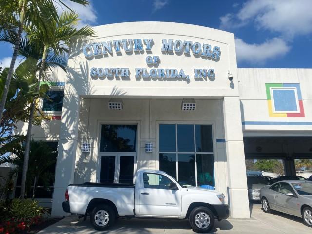 2007 Super White /Gray Toyota Tacoma LOW MILES 98,053 AUTO AC 4 CYL (5TENX22N77Z) with an 2.7L DOHC EFI 16-Valve I4 VVT-i Engine engine, Automatic transmission, located at 4701 North Dixie Hwy, Pompano Beach, FL, 33064, (954) 422-2889, 26.240938, -80.123474 - OUR WEBPAGE FLORIDACARS1.COM HAS OVER 100 PHOTOS AND FREE CARFAX LINK 2007 Toyota Tacoma VIN: 5TENX22N77Z369647 Pickup 2.7L I4 F DOHC 16V Gasoline 28 MPG Rear Wheel Drive Features ABS Brakes Air Conditioning AM/FM Stereo Automatic Transmission CD Audio Cloth Seats Cruise Control This incredible 2-ow - Photo#0