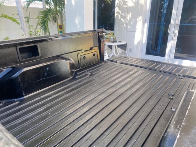 2007 Super White /Gray Toyota Tacoma LOW MILES 98,053 AUTO AC 4 CYL (5TENX22N77Z) with an 2.7L DOHC EFI 16-Valve I4 VVT-i Engine engine, Automatic transmission, located at 4701 North Dixie Hwy, Pompano Beach, FL, 33064, (954) 422-2889, 26.240938, -80.123474 - OUR WEBPAGE FLORIDACARS1.COM HAS OVER 100 PHOTOS AND FREE CARFAX LINK 2007 Toyota Tacoma VIN: 5TENX22N77Z369647 Pickup 2.7L I4 F DOHC 16V Gasoline 28 MPG Rear Wheel Drive Features ABS Brakes Air Conditioning AM/FM Stereo Automatic Transmission CD Audio Cloth Seats Cruise Control This incredible 2-ow - Photo#14