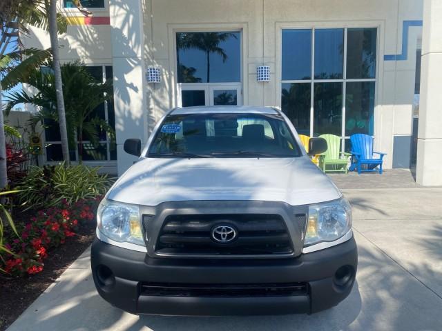 2007 Super White /Gray Toyota Tacoma LOW MILES 98,053 AUTO AC 4 CYL (5TENX22N77Z) with an 2.7L DOHC EFI 16-Valve I4 VVT-i Engine engine, Automatic transmission, located at 4701 North Dixie Hwy, Pompano Beach, FL, 33064, (954) 422-2889, 26.240938, -80.123474 - OUR WEBPAGE FLORIDACARS1.COM HAS OVER 100 PHOTOS AND FREE CARFAX LINK 2007 Toyota Tacoma VIN: 5TENX22N77Z369647 Pickup 2.7L I4 F DOHC 16V Gasoline 28 MPG Rear Wheel Drive Features ABS Brakes Air Conditioning AM/FM Stereo Automatic Transmission CD Audio Cloth Seats Cruise Control This incredible 2-ow - Photo#27