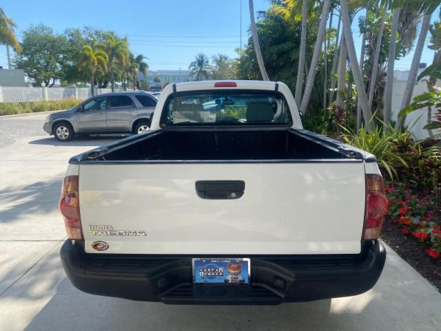 2007 Super White /Gray Toyota Tacoma LOW MILES 98,053 AUTO AC 4 CYL (5TENX22N77Z) with an 2.7L DOHC EFI 16-Valve I4 VVT-i Engine engine, Automatic transmission, located at 4701 North Dixie Hwy, Pompano Beach, FL, 33064, (954) 422-2889, 26.240938, -80.123474 - OUR WEBPAGE FLORIDACARS1.COM HAS OVER 100 PHOTOS AND FREE CARFAX LINK 2007 Toyota Tacoma VIN: 5TENX22N77Z369647 Pickup 2.7L I4 F DOHC 16V Gasoline 28 MPG Rear Wheel Drive Features ABS Brakes Air Conditioning AM/FM Stereo Automatic Transmission CD Audio Cloth Seats Cruise Control This incredible 2-ow- Photo#35