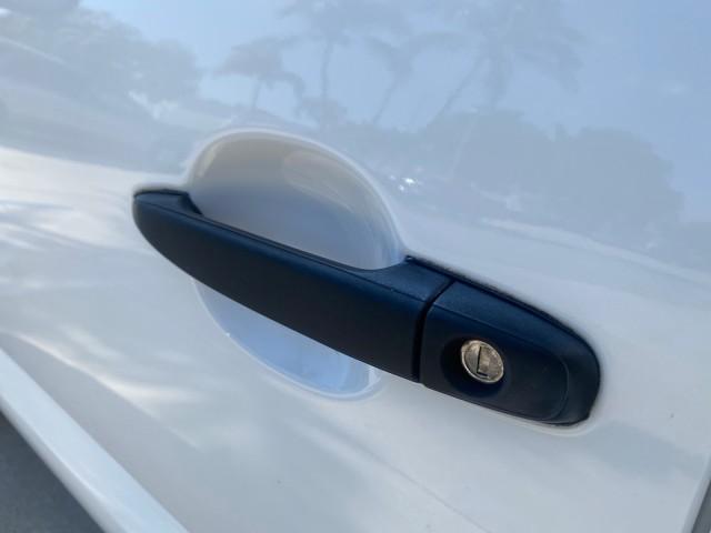 2007 Super White /Gray Toyota Tacoma LOW MILES 98,053 AUTO AC 4 CYL (5TENX22N77Z) with an 2.7L DOHC EFI 16-Valve I4 VVT-i Engine engine, Automatic transmission, located at 4701 North Dixie Hwy, Pompano Beach, FL, 33064, (954) 422-2889, 26.240938, -80.123474 - OUR WEBPAGE FLORIDACARS1.COM HAS OVER 100 PHOTOS AND FREE CARFAX LINK 2007 Toyota Tacoma VIN: 5TENX22N77Z369647 Pickup 2.7L I4 F DOHC 16V Gasoline 28 MPG Rear Wheel Drive Features ABS Brakes Air Conditioning AM/FM Stereo Automatic Transmission CD Audio Cloth Seats Cruise Control This incredible 2-ow - Photo#39