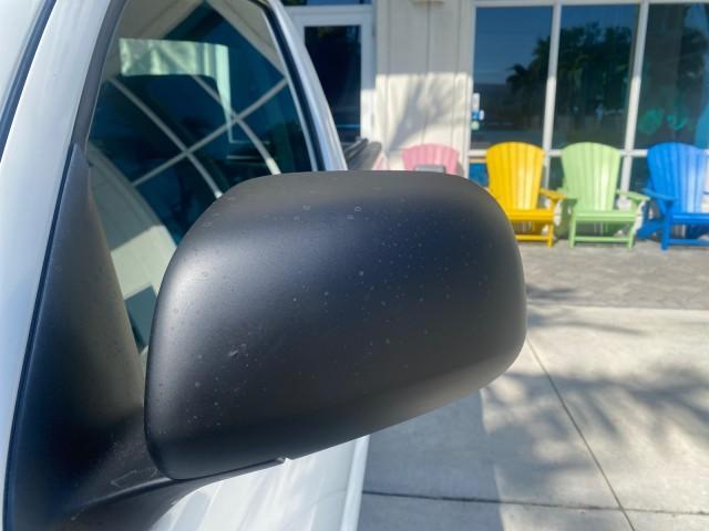 2007 Super White /Gray Toyota Tacoma LOW MILES 98,053 AUTO AC 4 CYL (5TENX22N77Z) with an 2.7L DOHC EFI 16-Valve I4 VVT-i Engine engine, Automatic transmission, located at 4701 North Dixie Hwy, Pompano Beach, FL, 33064, (954) 422-2889, 26.240938, -80.123474 - OUR WEBPAGE FLORIDACARS1.COM HAS OVER 100 PHOTOS AND FREE CARFAX LINK 2007 Toyota Tacoma VIN: 5TENX22N77Z369647 Pickup 2.7L I4 F DOHC 16V Gasoline 28 MPG Rear Wheel Drive Features ABS Brakes Air Conditioning AM/FM Stereo Automatic Transmission CD Audio Cloth Seats Cruise Control This incredible 2-ow - Photo#42