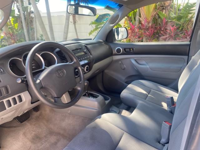 2007 Super White /Gray Toyota Tacoma LOW MILES 98,053 AUTO AC 4 CYL (5TENX22N77Z) with an 2.7L DOHC EFI 16-Valve I4 VVT-i Engine engine, Automatic transmission, located at 4701 North Dixie Hwy, Pompano Beach, FL, 33064, (954) 422-2889, 26.240938, -80.123474 - OUR WEBPAGE FLORIDACARS1.COM HAS OVER 100 PHOTOS AND FREE CARFAX LINK 2007 Toyota Tacoma VIN: 5TENX22N77Z369647 Pickup 2.7L I4 F DOHC 16V Gasoline 28 MPG Rear Wheel Drive Features ABS Brakes Air Conditioning AM/FM Stereo Automatic Transmission CD Audio Cloth Seats Cruise Control This incredible 2-ow - Photo#47