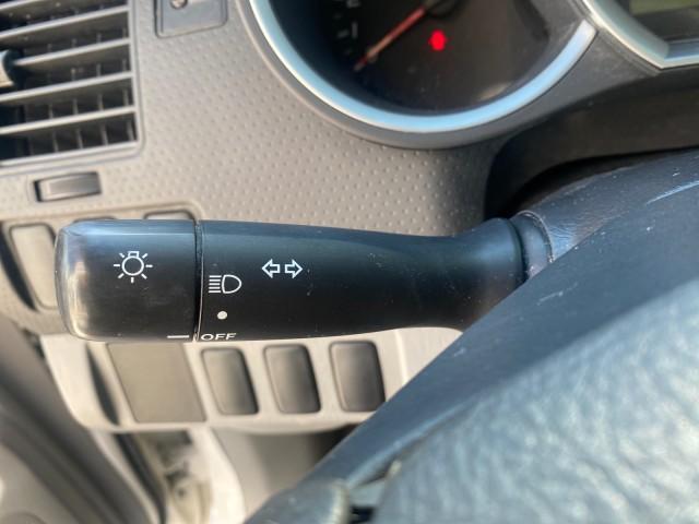 2007 Super White /Gray Toyota Tacoma LOW MILES 98,053 AUTO AC 4 CYL (5TENX22N77Z) with an 2.7L DOHC EFI 16-Valve I4 VVT-i Engine engine, Automatic transmission, located at 4701 North Dixie Hwy, Pompano Beach, FL, 33064, (954) 422-2889, 26.240938, -80.123474 - OUR WEBPAGE FLORIDACARS1.COM HAS OVER 100 PHOTOS AND FREE CARFAX LINK 2007 Toyota Tacoma VIN: 5TENX22N77Z369647 Pickup 2.7L I4 F DOHC 16V Gasoline 28 MPG Rear Wheel Drive Features ABS Brakes Air Conditioning AM/FM Stereo Automatic Transmission CD Audio Cloth Seats Cruise Control This incredible 2-ow - Photo#51