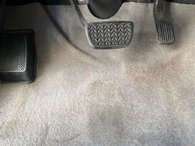 2007 Super White /Gray Toyota Tacoma LOW MILES 98,053 AUTO AC 4 CYL (5TENX22N77Z) with an 2.7L DOHC EFI 16-Valve I4 VVT-i Engine engine, Automatic transmission, located at 4701 North Dixie Hwy, Pompano Beach, FL, 33064, (954) 422-2889, 26.240938, -80.123474 - OUR WEBPAGE FLORIDACARS1.COM HAS OVER 100 PHOTOS AND FREE CARFAX LINK 2007 Toyota Tacoma VIN: 5TENX22N77Z369647 Pickup 2.7L I4 F DOHC 16V Gasoline 28 MPG Rear Wheel Drive Features ABS Brakes Air Conditioning AM/FM Stereo Automatic Transmission CD Audio Cloth Seats Cruise Control This incredible 2-ow - Photo#55