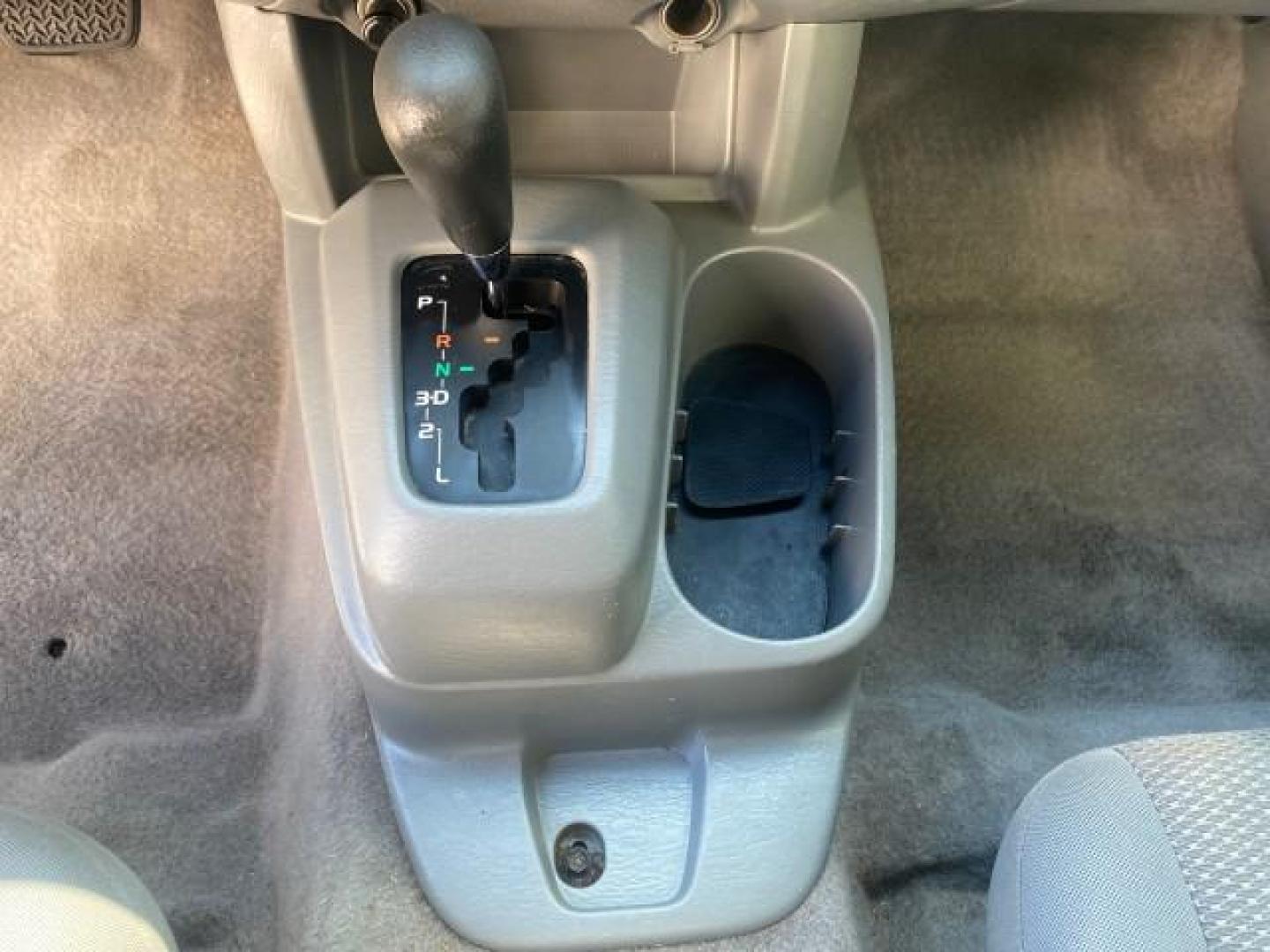 2007 Super White /Gray Toyota Tacoma LOW MILES 98,053 AUTO AC 4 CYL (5TENX22N77Z) with an 2.7L DOHC EFI 16-Valve I4 VVT-i Engine engine, Automatic transmission, located at 4701 North Dixie Hwy, Pompano Beach, FL, 33064, (954) 422-2889, 26.240938, -80.123474 - OUR WEBPAGE FLORIDACARS1.COM HAS OVER 100 PHOTOS AND FREE CARFAX LINK 2007 Toyota Tacoma VIN: 5TENX22N77Z369647 Pickup 2.7L I4 F DOHC 16V Gasoline 28 MPG Rear Wheel Drive Features ABS Brakes Air Conditioning AM/FM Stereo Automatic Transmission CD Audio Cloth Seats Cruise Control This incredible 2-ow- Photo#60
