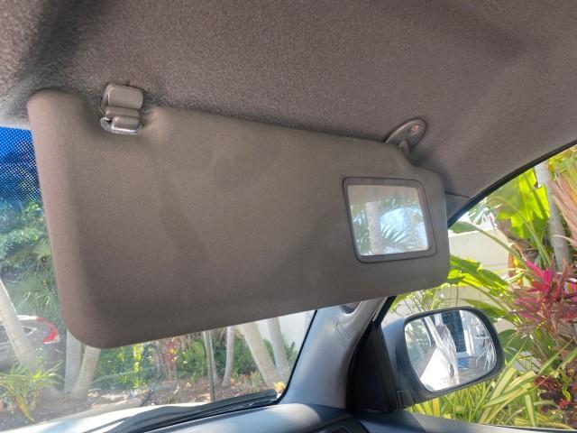 2007 Super White /Gray Toyota Tacoma LOW MILES 98,053 AUTO AC 4 CYL (5TENX22N77Z) with an 2.7L DOHC EFI 16-Valve I4 VVT-i Engine engine, Automatic transmission, located at 4701 North Dixie Hwy, Pompano Beach, FL, 33064, (954) 422-2889, 26.240938, -80.123474 - OUR WEBPAGE FLORIDACARS1.COM HAS OVER 100 PHOTOS AND FREE CARFAX LINK 2007 Toyota Tacoma VIN: 5TENX22N77Z369647 Pickup 2.7L I4 F DOHC 16V Gasoline 28 MPG Rear Wheel Drive Features ABS Brakes Air Conditioning AM/FM Stereo Automatic Transmission CD Audio Cloth Seats Cruise Control This incredible 2-ow - Photo#65