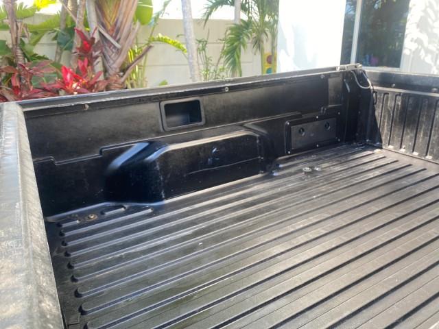 2007 Super White /Gray Toyota Tacoma LOW MILES 98,053 AUTO AC 4 CYL (5TENX22N77Z) with an 2.7L DOHC EFI 16-Valve I4 VVT-i Engine engine, Automatic transmission, located at 4701 North Dixie Hwy, Pompano Beach, FL, 33064, (954) 422-2889, 26.240938, -80.123474 - OUR WEBPAGE FLORIDACARS1.COM HAS OVER 100 PHOTOS AND FREE CARFAX LINK 2007 Toyota Tacoma VIN: 5TENX22N77Z369647 Pickup 2.7L I4 F DOHC 16V Gasoline 28 MPG Rear Wheel Drive Features ABS Brakes Air Conditioning AM/FM Stereo Automatic Transmission CD Audio Cloth Seats Cruise Control This incredible 2-ow - Photo#73