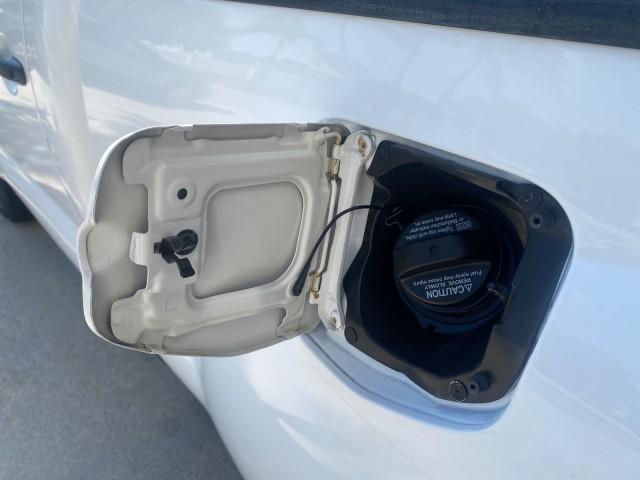 2007 Super White /Gray Toyota Tacoma LOW MILES 98,053 AUTO AC 4 CYL (5TENX22N77Z) with an 2.7L DOHC EFI 16-Valve I4 VVT-i Engine engine, Automatic transmission, located at 4701 North Dixie Hwy, Pompano Beach, FL, 33064, (954) 422-2889, 26.240938, -80.123474 - OUR WEBPAGE FLORIDACARS1.COM HAS OVER 100 PHOTOS AND FREE CARFAX LINK 2007 Toyota Tacoma VIN: 5TENX22N77Z369647 Pickup 2.7L I4 F DOHC 16V Gasoline 28 MPG Rear Wheel Drive Features ABS Brakes Air Conditioning AM/FM Stereo Automatic Transmission CD Audio Cloth Seats Cruise Control This incredible 2-ow - Photo#76