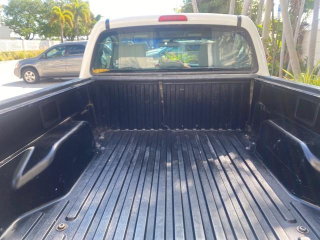 2007 Super White /Gray Toyota Tacoma LOW MILES 98,053 AUTO AC 4 CYL (5TENX22N77Z) with an 2.7L DOHC EFI 16-Valve I4 VVT-i Engine engine, Automatic transmission, located at 4701 North Dixie Hwy, Pompano Beach, FL, 33064, (954) 422-2889, 26.240938, -80.123474 - OUR WEBPAGE FLORIDACARS1.COM HAS OVER 100 PHOTOS AND FREE CARFAX LINK 2007 Toyota Tacoma VIN: 5TENX22N77Z369647 Pickup 2.7L I4 F DOHC 16V Gasoline 28 MPG Rear Wheel Drive Features ABS Brakes Air Conditioning AM/FM Stereo Automatic Transmission CD Audio Cloth Seats Cruise Control This incredible 2-ow - Photo#81