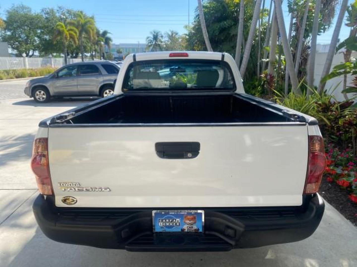 2007 Super White /Gray Toyota Tacoma LOW MILES 98,053 AUTO AC 4 CYL (5TENX22N77Z) with an 2.7L DOHC EFI 16-Valve I4 VVT-i Engine engine, Automatic transmission, located at 4701 North Dixie Hwy, Pompano Beach, FL, 33064, (954) 422-2889, 26.240938, -80.123474 - OUR WEBPAGE FLORIDACARS1.COM HAS OVER 100 PHOTOS AND FREE CARFAX LINK 2007 Toyota Tacoma VIN: 5TENX22N77Z369647 Pickup 2.7L I4 F DOHC 16V Gasoline 28 MPG Rear Wheel Drive Features ABS Brakes Air Conditioning AM/FM Stereo Automatic Transmission CD Audio Cloth Seats Cruise Control This incredible 2-ow- Photo#82