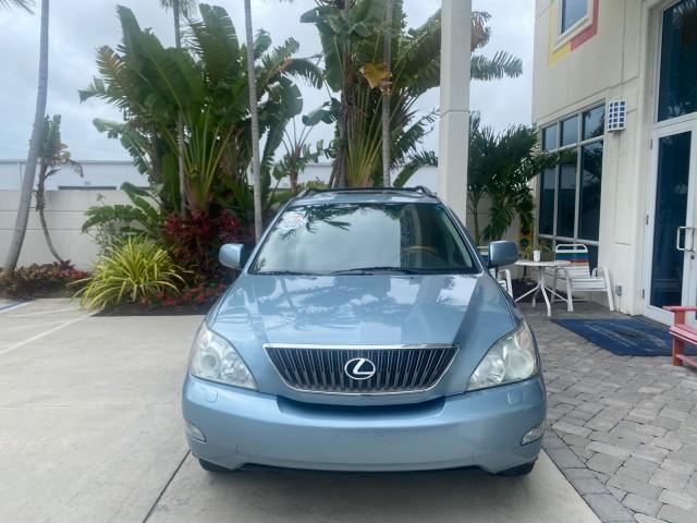 2005 Breakwater Blue Metallic /Light Gray Lexus RX 330 LOW MILES 68,645 1 OWNER (2T2GA31U55C) with an 3.3L DOHC MPI 24-Valve V6 Engine engine, Automatic transmission, located at 4701 North Dixie Hwy, Pompano Beach, FL, 33064, (954) 422-2889, 26.240938, -80.123474 - OUR WEBPAGE FLORIDACARS1.COM HAS OVER 100 PHOTOS AND FREE CARFAX LINK 2005 Lexus RX 330 1 OWNER 4 Door Wagon/Sport Utility 3.3L V6 F 24V Gasoline 26 MPG Front Wheel Drive Features ABS Brakes Air Conditioning Alloy Wheels AM/FM Stereo Automatic Transmission Cassette Player CD Audio Cruise Control Fro - Photo#2