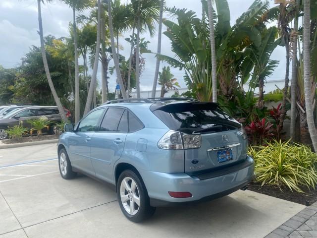 2005 Breakwater Blue Metallic /Light Gray Lexus RX 330 LOW MILES 68,645 1 OWNER (2T2GA31U55C) with an 3.3L DOHC MPI 24-Valve V6 Engine engine, Automatic transmission, located at 4701 North Dixie Hwy, Pompano Beach, FL, 33064, (954) 422-2889, 26.240938, -80.123474 - OUR WEBPAGE FLORIDACARS1.COM HAS OVER 100 PHOTOS AND FREE CARFAX LINK 2005 Lexus RX 330 1 OWNER 4 Door Wagon/Sport Utility 3.3L V6 F 24V Gasoline 26 MPG Front Wheel Drive Features ABS Brakes Air Conditioning Alloy Wheels AM/FM Stereo Automatic Transmission Cassette Player CD Audio Cruise Control Fro - Photo#5