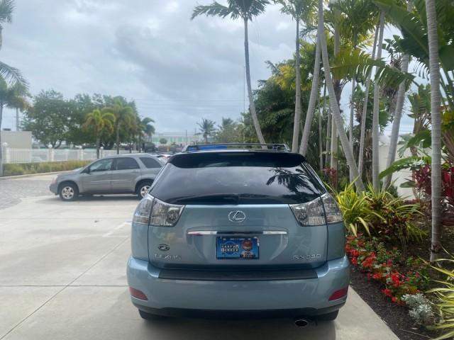 2005 Breakwater Blue Metallic /Light Gray Lexus RX 330 LOW MILES 68,645 1 OWNER (2T2GA31U55C) with an 3.3L DOHC MPI 24-Valve V6 Engine engine, Automatic transmission, located at 4701 North Dixie Hwy, Pompano Beach, FL, 33064, (954) 422-2889, 26.240938, -80.123474 - OUR WEBPAGE FLORIDACARS1.COM HAS OVER 100 PHOTOS AND FREE CARFAX LINK 2005 Lexus RX 330 1 OWNER 4 Door Wagon/Sport Utility 3.3L V6 F 24V Gasoline 26 MPG Front Wheel Drive Features ABS Brakes Air Conditioning Alloy Wheels AM/FM Stereo Automatic Transmission Cassette Player CD Audio Cruise Control Fro - Photo#6