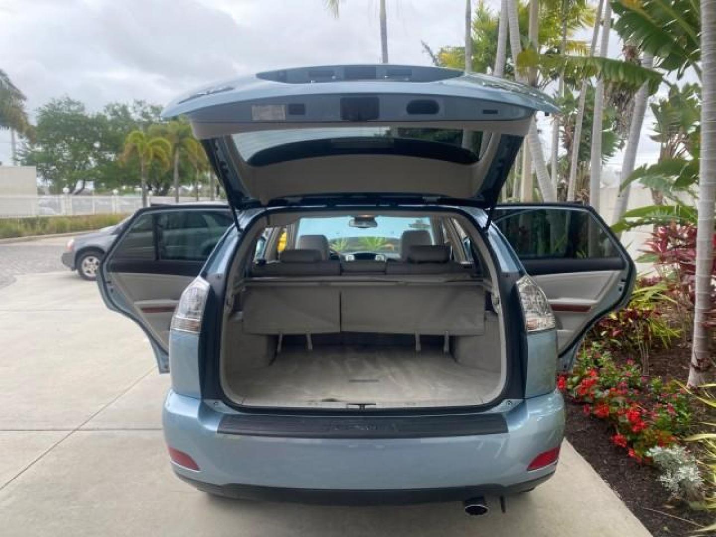 2005 Breakwater Blue Metallic /Light Gray Lexus RX 330 LOW MILES 68,645 1 OWNER (2T2GA31U55C) with an 3.3L DOHC MPI 24-Valve V6 Engine engine, Automatic transmission, located at 4701 North Dixie Hwy, Pompano Beach, FL, 33064, (954) 422-2889, 26.240938, -80.123474 - OUR WEBPAGE FLORIDACARS1.COM HAS OVER 100 PHOTOS AND FREE CARFAX LINK 2005 Lexus RX 330 1 OWNER 4 Door Wagon/Sport Utility 3.3L V6 F 24V Gasoline 26 MPG Front Wheel Drive Features ABS Brakes Air Conditioning Alloy Wheels AM/FM Stereo Automatic Transmission Cassette Player CD Audio Cruise Control Fro - Photo#15