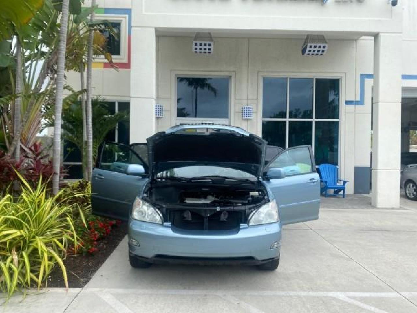 2005 Breakwater Blue Metallic /Light Gray Lexus RX 330 LOW MILES 68,645 1 OWNER (2T2GA31U55C) with an 3.3L DOHC MPI 24-Valve V6 Engine engine, Automatic transmission, located at 4701 North Dixie Hwy, Pompano Beach, FL, 33064, (954) 422-2889, 26.240938, -80.123474 - OUR WEBPAGE FLORIDACARS1.COM HAS OVER 100 PHOTOS AND FREE CARFAX LINK 2005 Lexus RX 330 1 OWNER 4 Door Wagon/Sport Utility 3.3L V6 F 24V Gasoline 26 MPG Front Wheel Drive Features ABS Brakes Air Conditioning Alloy Wheels AM/FM Stereo Automatic Transmission Cassette Player CD Audio Cruise Control Fro - Photo#16