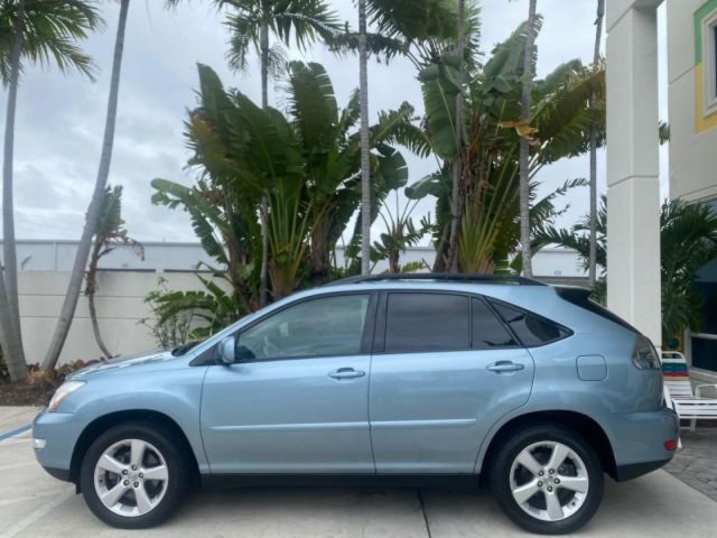 2005 Breakwater Blue Metallic /Light Gray Lexus RX 330 LOW MILES 68,645 1 OWNER (2T2GA31U55C) with an 3.3L DOHC MPI 24-Valve V6 Engine engine, Automatic transmission, located at 4701 North Dixie Hwy, Pompano Beach, FL, 33064, (954) 422-2889, 26.240938, -80.123474 - OUR WEBPAGE FLORIDACARS1.COM HAS OVER 100 PHOTOS AND FREE CARFAX LINK 2005 Lexus RX 330 1 OWNER 4 Door Wagon/Sport Utility 3.3L V6 F 24V Gasoline 26 MPG Front Wheel Drive Features ABS Brakes Air Conditioning Alloy Wheels AM/FM Stereo Automatic Transmission Cassette Player CD Audio Cruise Control Fro - Photo#31