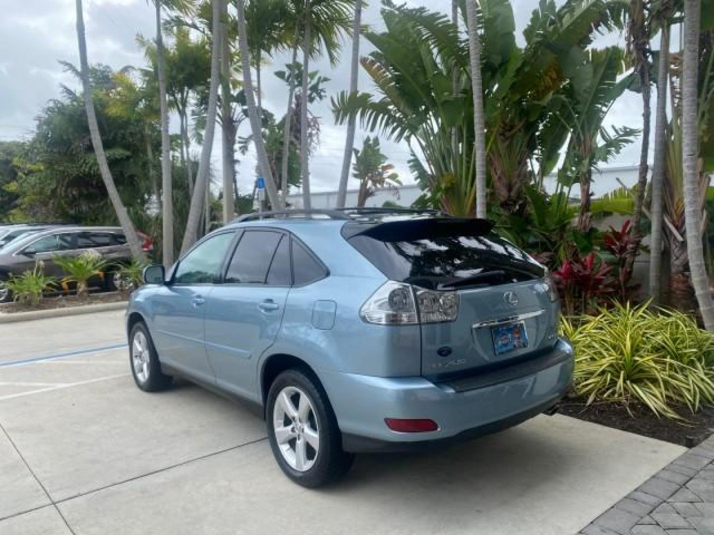 2005 Breakwater Blue Metallic /Light Gray Lexus RX 330 LOW MILES 68,645 1 OWNER (2T2GA31U55C) with an 3.3L DOHC MPI 24-Valve V6 Engine engine, Automatic transmission, located at 4701 North Dixie Hwy, Pompano Beach, FL, 33064, (954) 422-2889, 26.240938, -80.123474 - OUR WEBPAGE FLORIDACARS1.COM HAS OVER 100 PHOTOS AND FREE CARFAX LINK 2005 Lexus RX 330 1 OWNER 4 Door Wagon/Sport Utility 3.3L V6 F 24V Gasoline 26 MPG Front Wheel Drive Features ABS Brakes Air Conditioning Alloy Wheels AM/FM Stereo Automatic Transmission Cassette Player CD Audio Cruise Control Fro - Photo#32