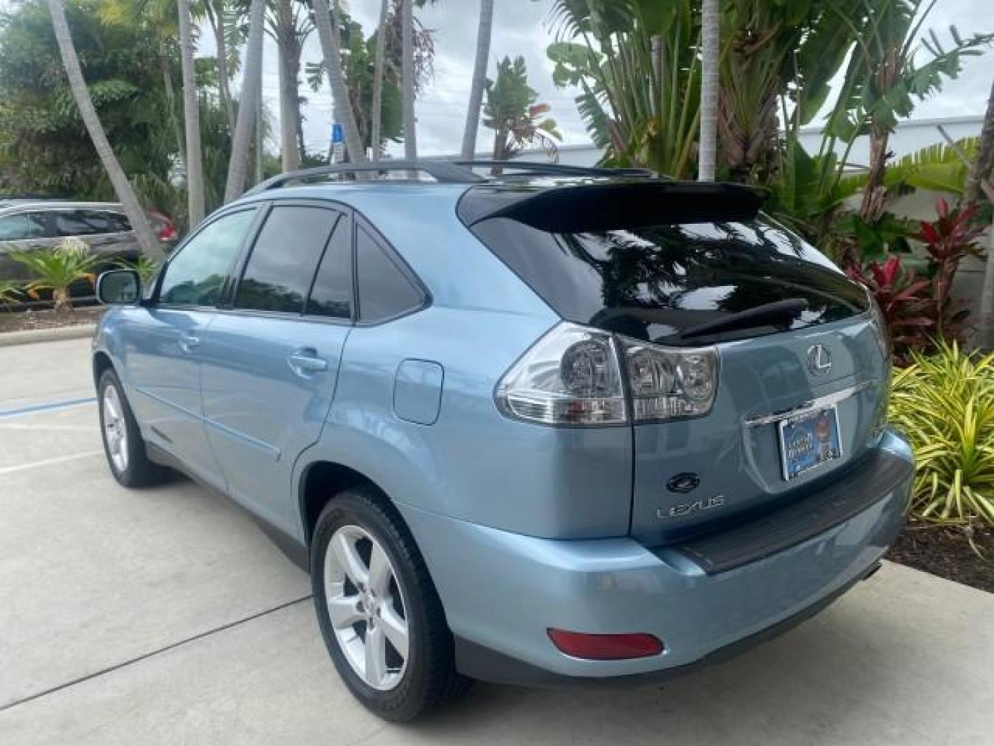 2005 Breakwater Blue Metallic /Light Gray Lexus RX 330 LOW MILES 68,645 1 OWNER (2T2GA31U55C) with an 3.3L DOHC MPI 24-Valve V6 Engine engine, Automatic transmission, located at 4701 North Dixie Hwy, Pompano Beach, FL, 33064, (954) 422-2889, 26.240938, -80.123474 - OUR WEBPAGE FLORIDACARS1.COM HAS OVER 100 PHOTOS AND FREE CARFAX LINK 2005 Lexus RX 330 1 OWNER 4 Door Wagon/Sport Utility 3.3L V6 F 24V Gasoline 26 MPG Front Wheel Drive Features ABS Brakes Air Conditioning Alloy Wheels AM/FM Stereo Automatic Transmission Cassette Player CD Audio Cruise Control Fro - Photo#33