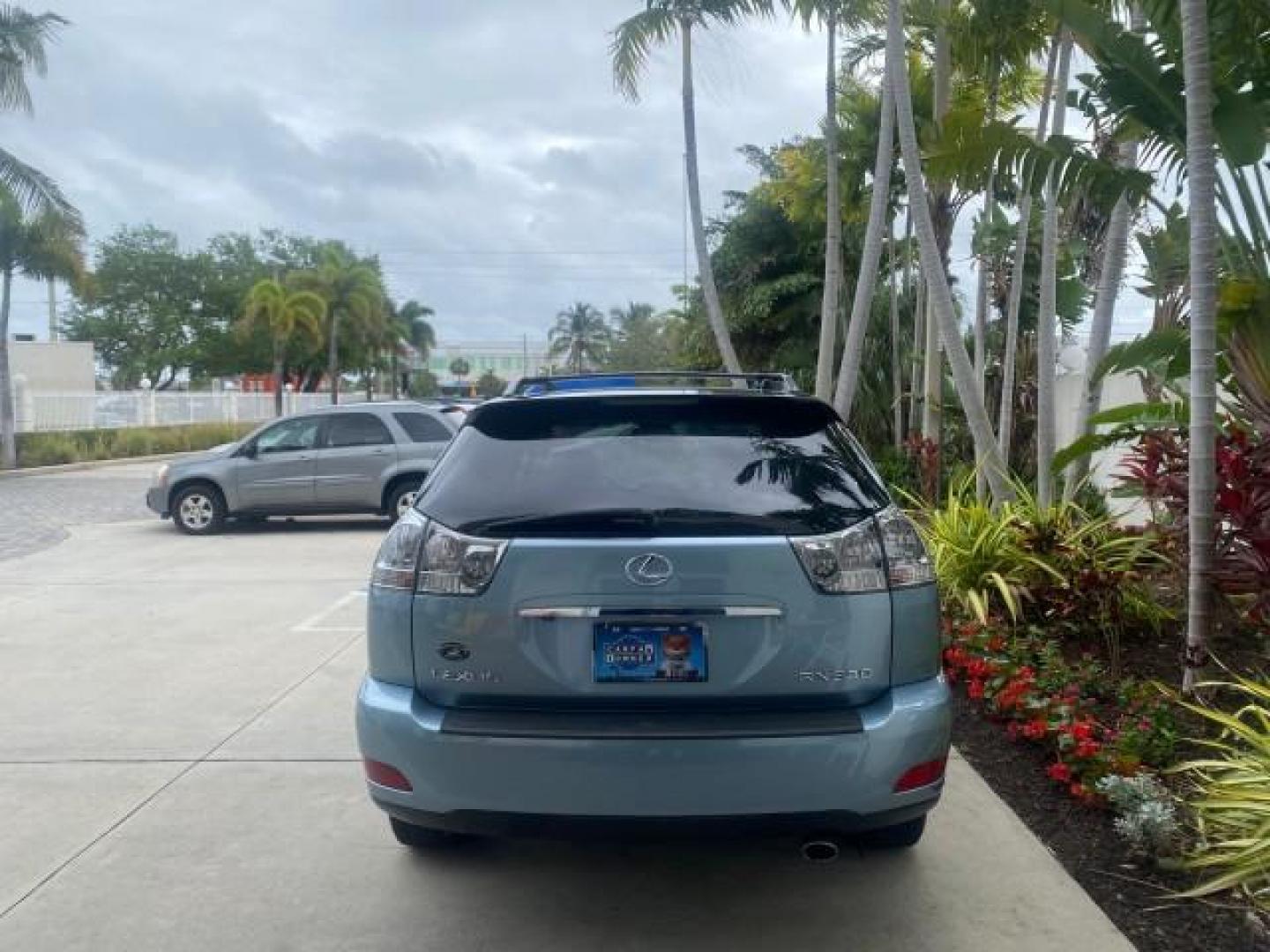 2005 Breakwater Blue Metallic /Light Gray Lexus RX 330 LOW MILES 68,645 1 OWNER (2T2GA31U55C) with an 3.3L DOHC MPI 24-Valve V6 Engine engine, Automatic transmission, located at 4701 North Dixie Hwy, Pompano Beach, FL, 33064, (954) 422-2889, 26.240938, -80.123474 - OUR WEBPAGE FLORIDACARS1.COM HAS OVER 100 PHOTOS AND FREE CARFAX LINK 2005 Lexus RX 330 1 OWNER 4 Door Wagon/Sport Utility 3.3L V6 F 24V Gasoline 26 MPG Front Wheel Drive Features ABS Brakes Air Conditioning Alloy Wheels AM/FM Stereo Automatic Transmission Cassette Player CD Audio Cruise Control Fro - Photo#34