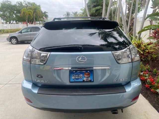 2005 Breakwater Blue Metallic /Light Gray Lexus RX 330 LOW MILES 68,645 1 OWNER (2T2GA31U55C) with an 3.3L DOHC MPI 24-Valve V6 Engine engine, Automatic transmission, located at 4701 North Dixie Hwy, Pompano Beach, FL, 33064, (954) 422-2889, 26.240938, -80.123474 - OUR WEBPAGE FLORIDACARS1.COM HAS OVER 100 PHOTOS AND FREE CARFAX LINK 2005 Lexus RX 330 1 OWNER 4 Door Wagon/Sport Utility 3.3L V6 F 24V Gasoline 26 MPG Front Wheel Drive Features ABS Brakes Air Conditioning Alloy Wheels AM/FM Stereo Automatic Transmission Cassette Player CD Audio Cruise Control Fro - Photo#35